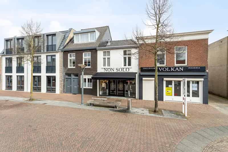 Huis te koop Stationsstraat Waalwijk  Wonen en werken gecombineerd