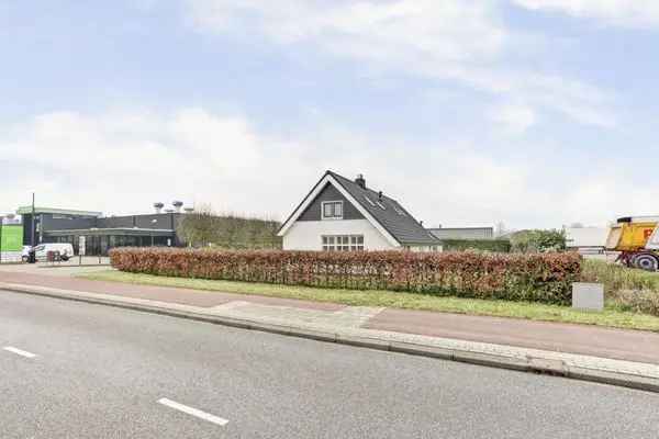 Vrijstaand Woonhuis met Bijgebouw Hoogeveen