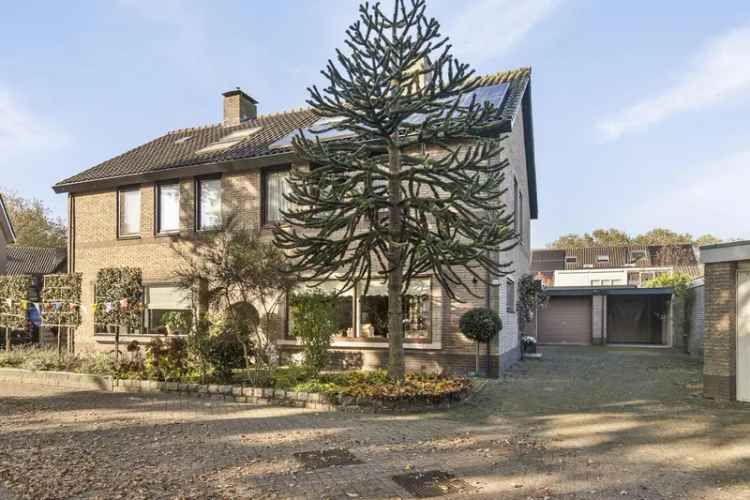 Ruime Tweekapper Beethovenlaan 5 Slaapkamers Garage Carport
