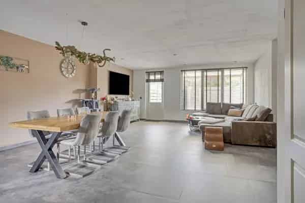 Huis Te Koop , 8, Hof van Wezemaal, Bergen op Zoom, Noord-Brabant