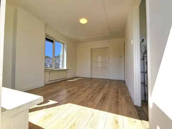 Lichtrijk hoekappartement Rotterdam Carnisse nabij Zuidplein