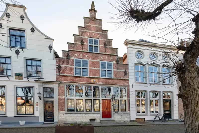 Huis te koop Markt 28 Geertruidenberg 17e eeuws monument