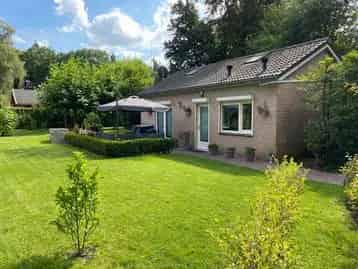 Ruime woning met tuin en garage - Instapklaar