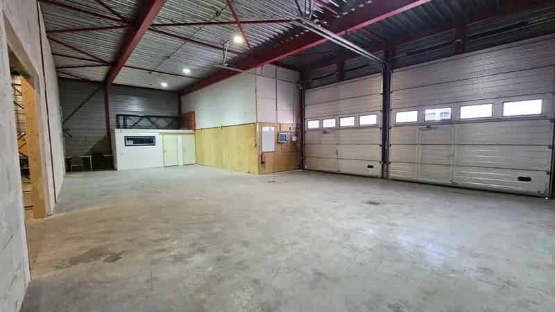 Bedrijfsruimte te huur Geffen 302m²