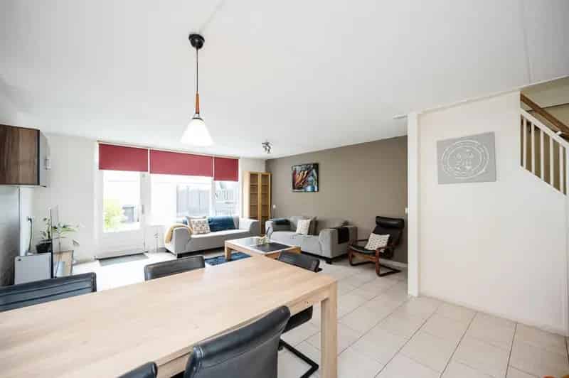 Hoekwoning Almere Stad Nabij A6 A27 Gemeubileerd