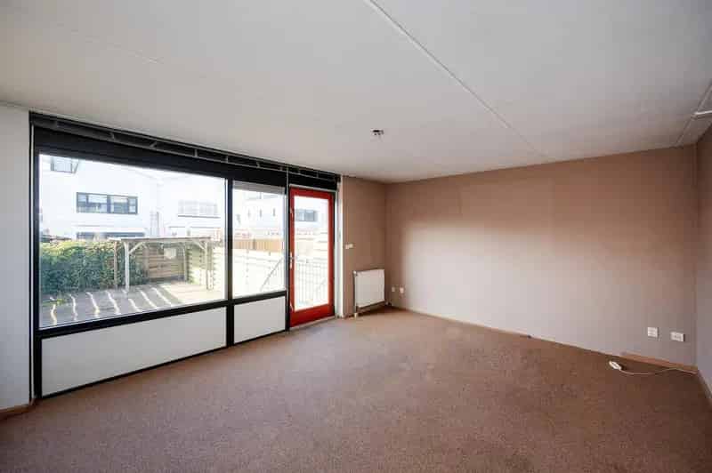 Drive in woning Lelystad 3 slaapkamers ruime garage