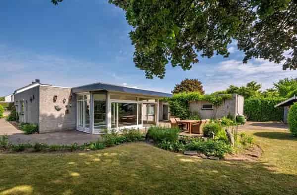 Levensloopbestendige Bungalow Grubbenvorst 4 slaapkamers Grote Tuin
