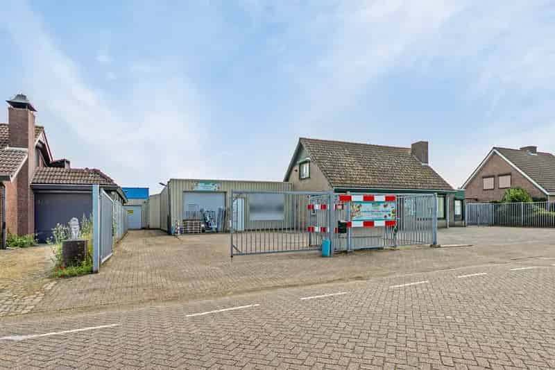 Bedrijfshal te koop Hoogerheide 1497m2