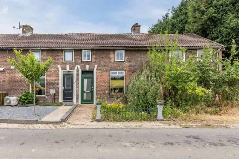 Tiel Zennewijnenseweg 9: Charmante Tussenwoning met Tuin
