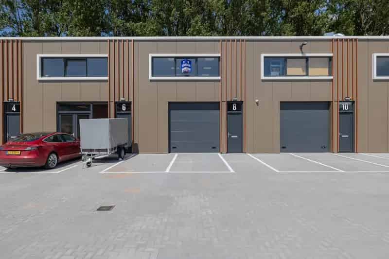 Bedrijfshal te Huur Alphen aan den Rijn 170m2