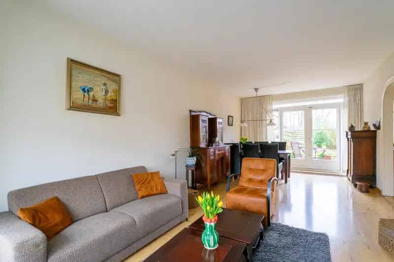 Tussenwoning Andijk 3 slaapkamers grote zolder diepe tuin