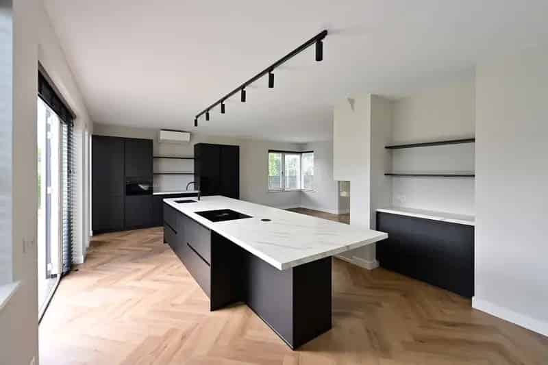 Huis te koop Huizen: Luxe Hoekwoning 4 slaapkamers