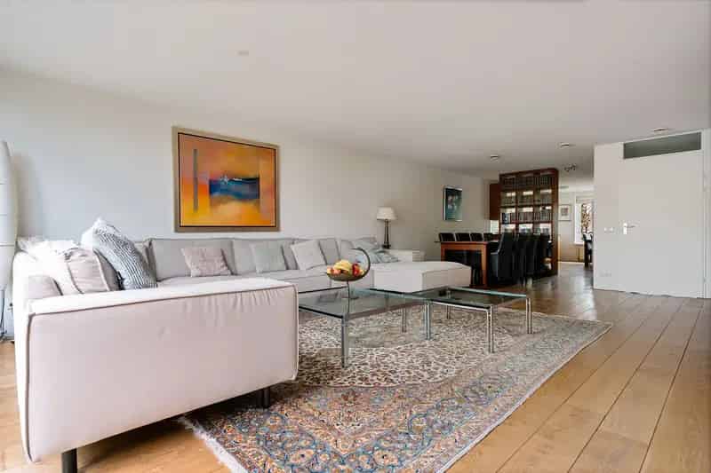 Ruime Familiewoning Den Haag met Garage Nabij Voorzieningen