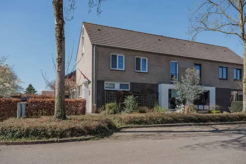 Ruime 6 Slaapkamers Familiewoning Horst Nabij Centrum