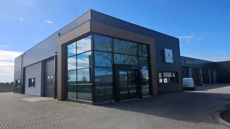 Bedrijfshal Zwartsluis 416m² te Huur Showroom Kantoor