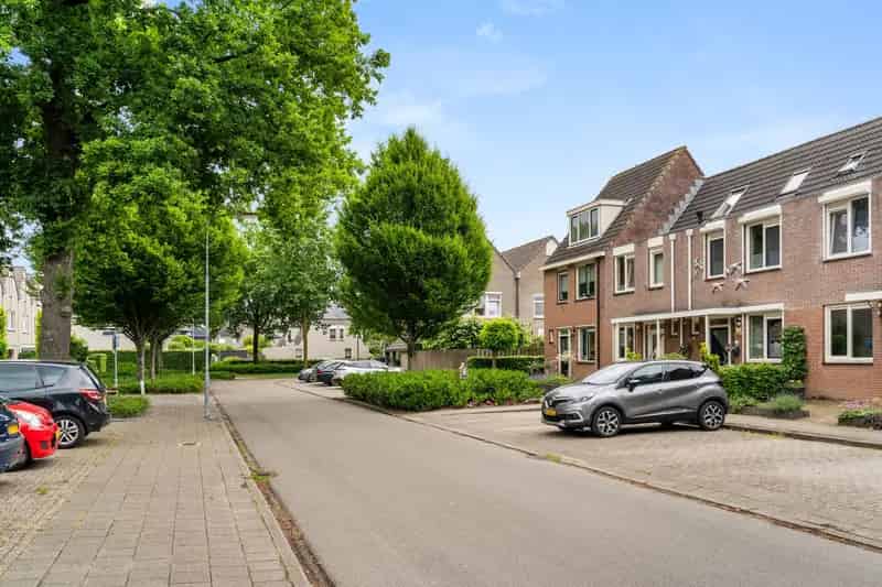 Huis te koop Bennekom 3 slaapkamers moderne badkamer tuin