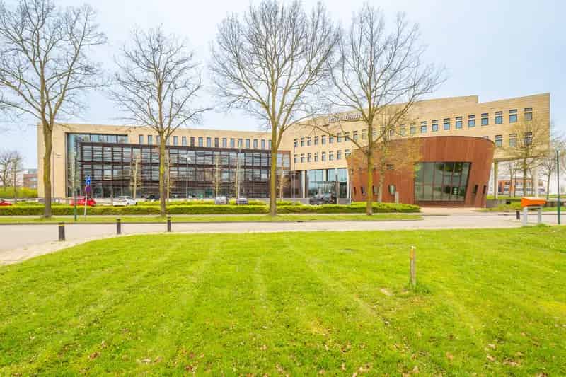 Kantoorruimte te huur Houten 415m² nabij NS station