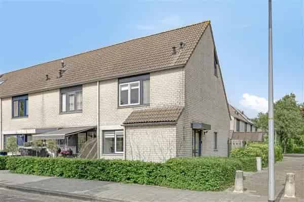 Hoekwoning Almere Buiten 4 slaapkamers moderne keuken