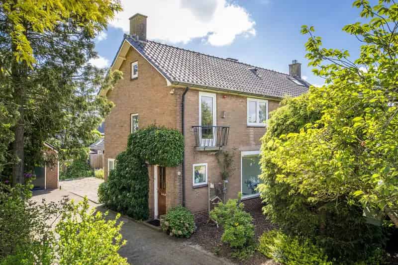 2-onder-1-kapwoning Maartensdijk 3 slaapkamers ruime garage
