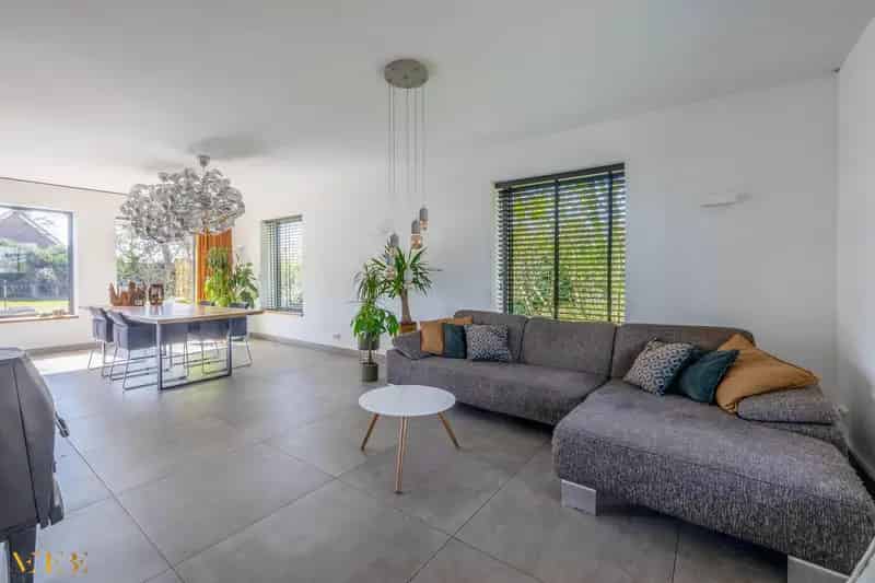 Vrijstaande woning 237m2 5 slaapkamers grote tuin Venlo