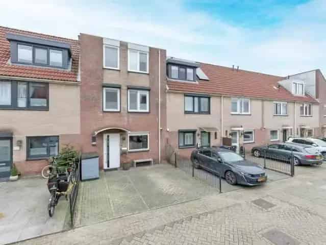 Ruime woning 130m2 Purmer Zuid Instapklaar 12 Zonnepanelen