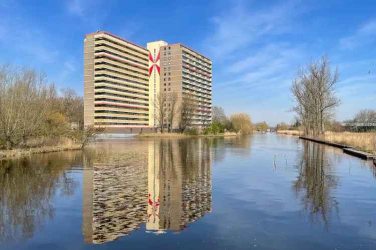 Ruim 3-kamerappartement te koop in Zaandam