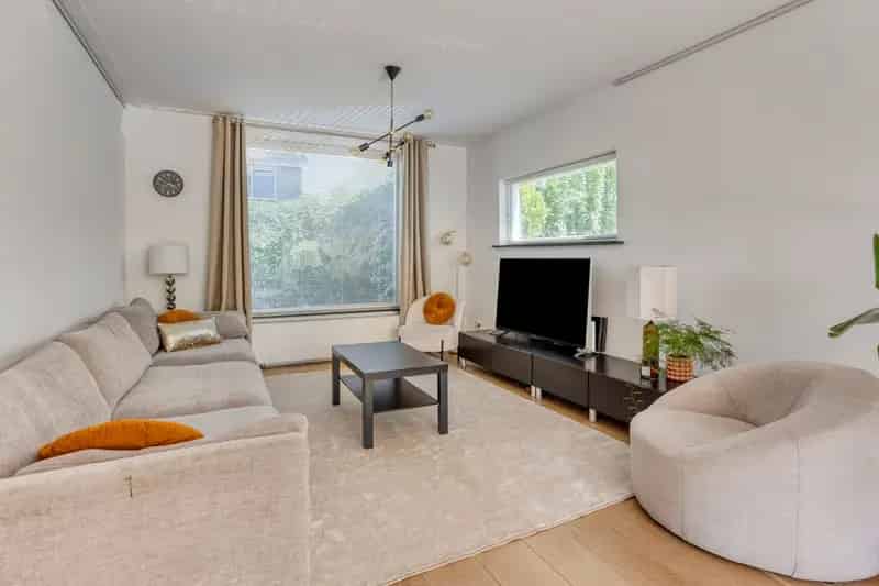 Moderne Hoekwoning te Oostzaan Ruime Tuin 4 slaapkamers