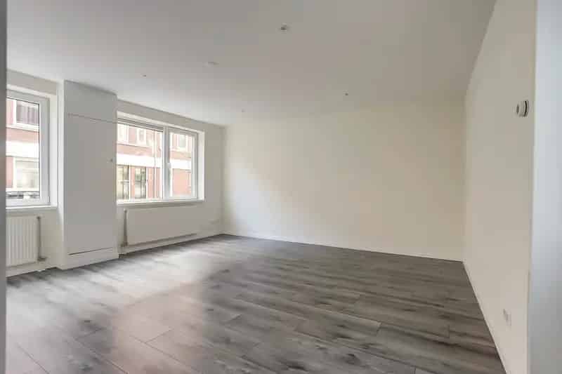 Appartement Schiedam - Instapklaar Benedenhuis met Achterplaats