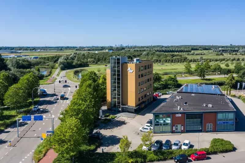 Kantoorruimte te huur Hendrik-Ido-Ambacht 225m2