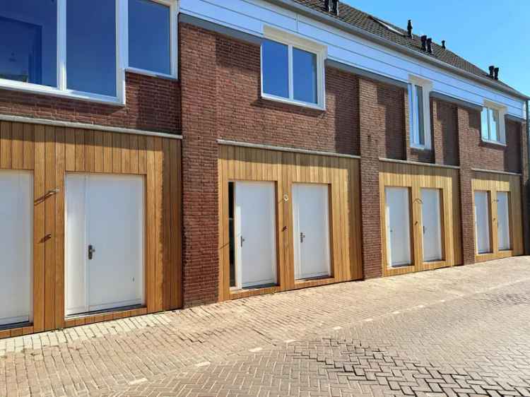 Huis Te Koop , Stad aan 't Haringvliet, Zuid-Holland