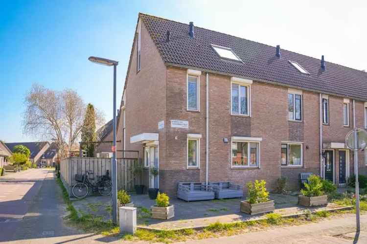 Hoekwoning 4 slaapkamers riante tuin  Zeer geschikt voor gezinnen