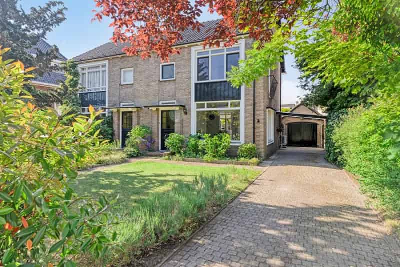 Tweekapper Boomberg Hilversum 3 slaapkamers moderne keuken tuin garage