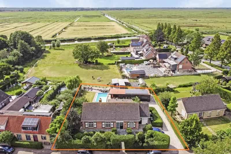 Ruime Vrijstaande Woning te Strijen 185m² 1070m² Perceel