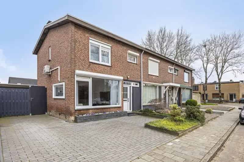 Geheel Gemoderniseerde Woning Geleen Zuid 3 Slaapkamers Tuin Garage