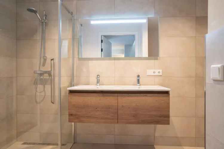 Luxe Recreatiewoning te Koop op Recreatiepark 't Schoman