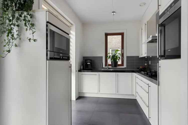 5 Slaapkamers 2 Onder 1 Kapwoning Parkzoom Bergschenhoek