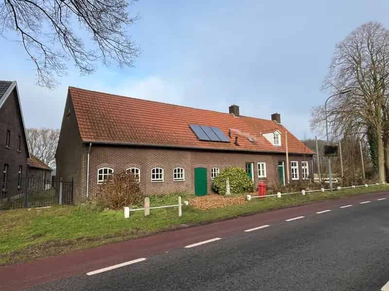 Woonboerderij Broekhuizen Ruim Erf Paardenstallen Schuren