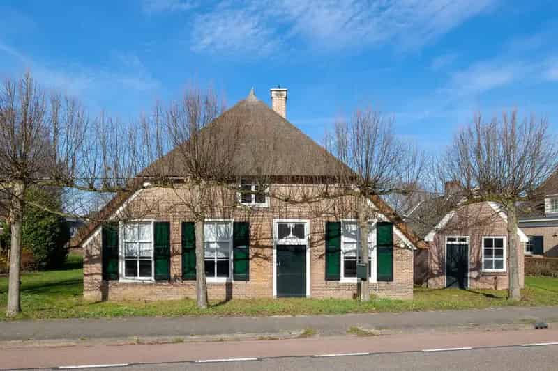 Rijksmonumentale Boerderij met Schuur te koop in Raalte