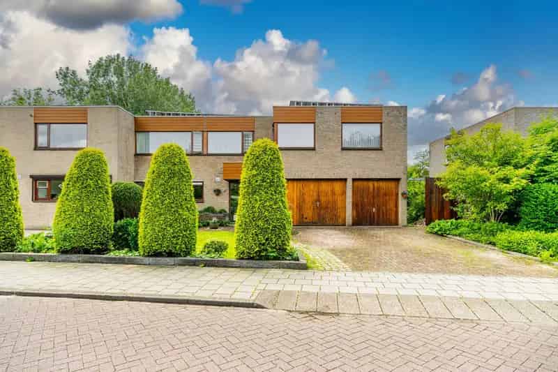 Ruime Tweekapper Zoeterwoude 5-6 Slaapkamers Zonnepanelen Tuin