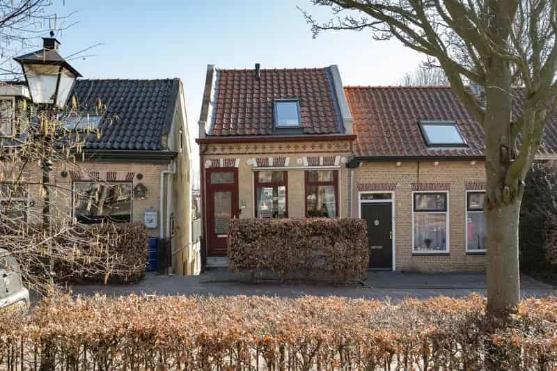 Huis te koop: Uiterdijk 29 3195 GK Pernis Rotterdam 