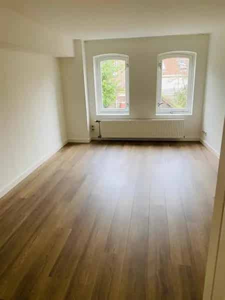 Ruim Gerenoveerd Appartement te Huur 94m2