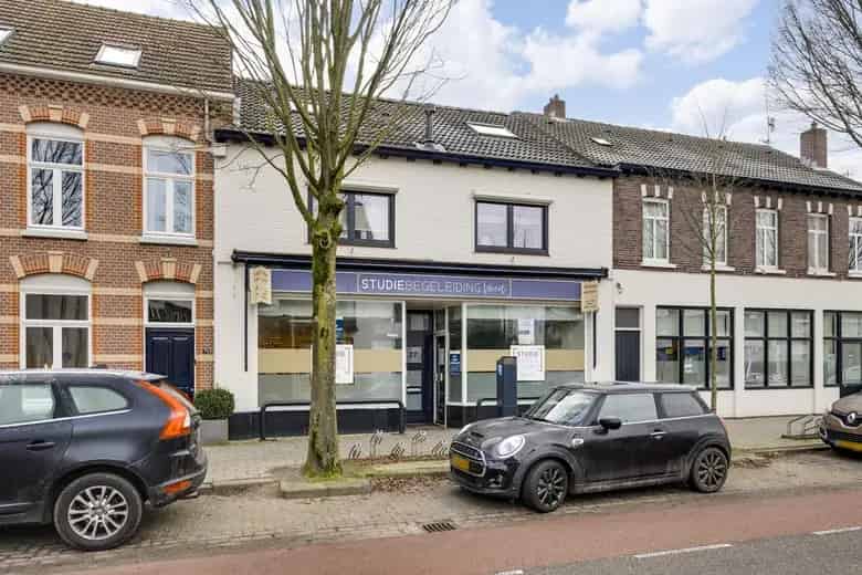 61-235 m2 Kantoorruimte te Huur Weert Emmasingel