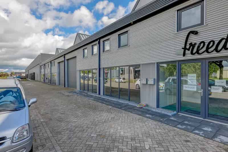 Bedrijfshal te Huur Surhuisterveen: Multifunctionele Unit