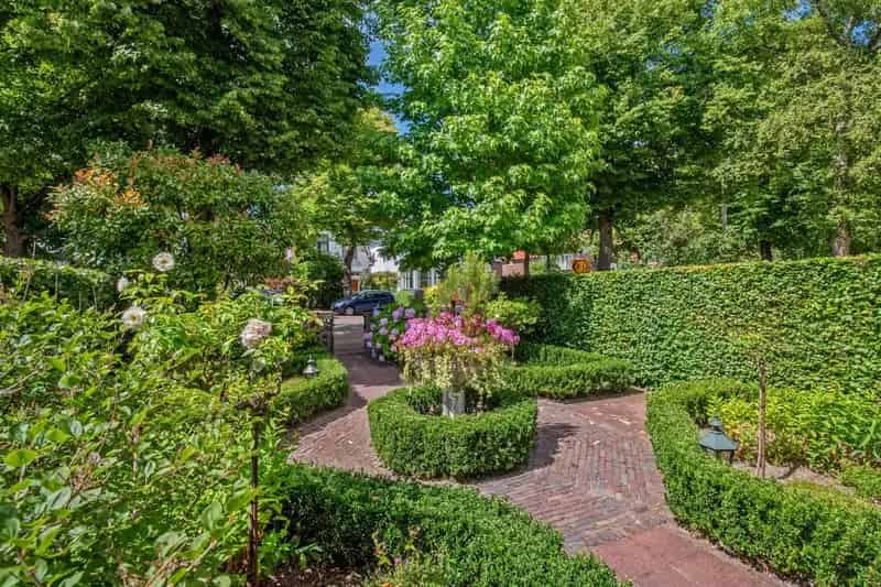Huis te koop Voorburg: Idyllische woning met ruime tuin