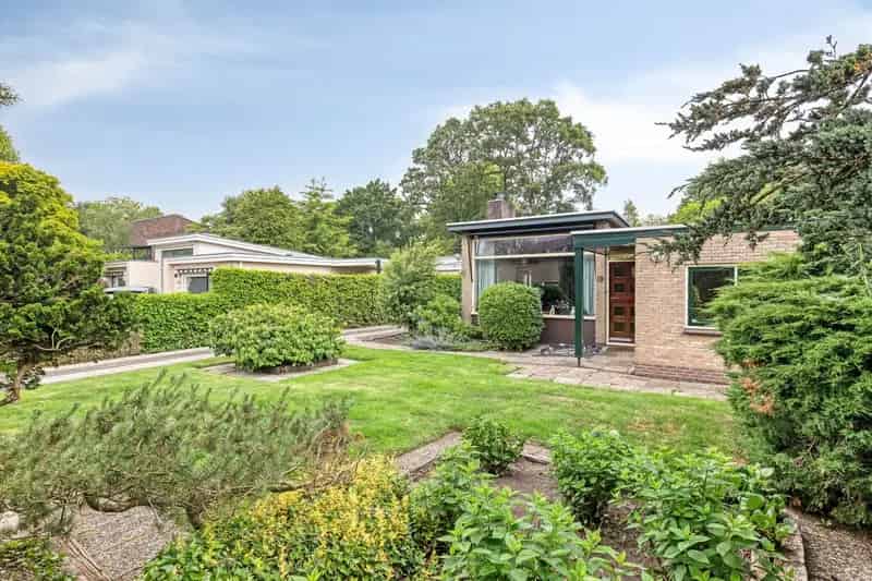 Vrijstaande Bungalow te koop Leusden 3 slaapkamers grote tuin