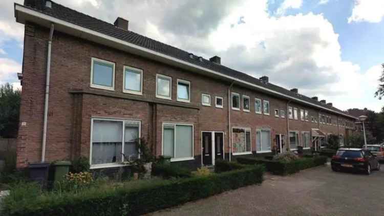 Recent gerenoveerde 3-kamer woning nabij voorzieningen