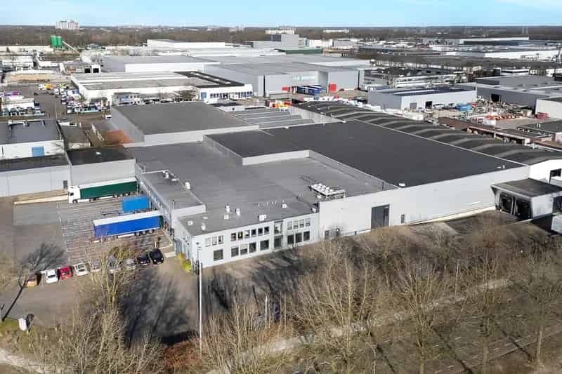 Bedrijfshal Tilburg 8680m² te Huur Loven