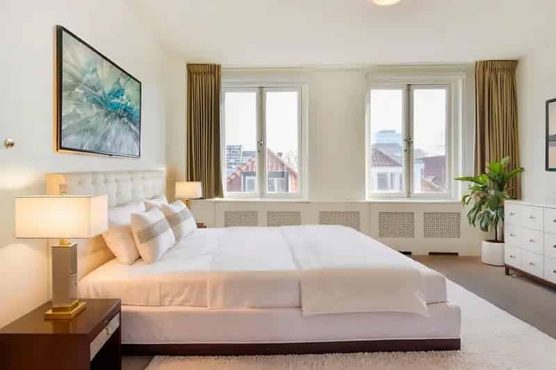 Huis te Koop Den Haag Willemspark: Gerenoveerd Koetshuis