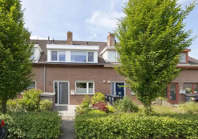 Tussenwoning Hooghuis 3 slaapkamers zonnige tuin