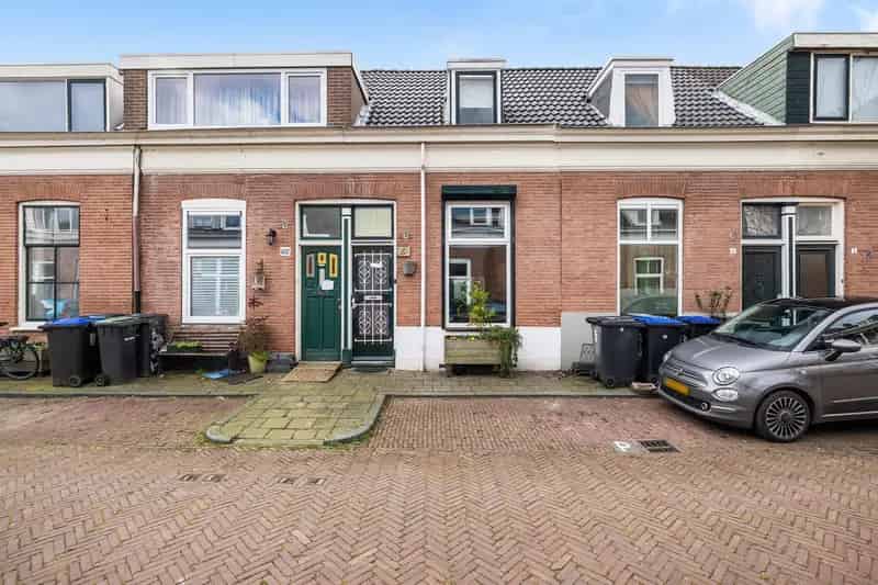 Hofje woning te koop - Ruime woonkamer - 1 slaapkamer - Tuin met achterom